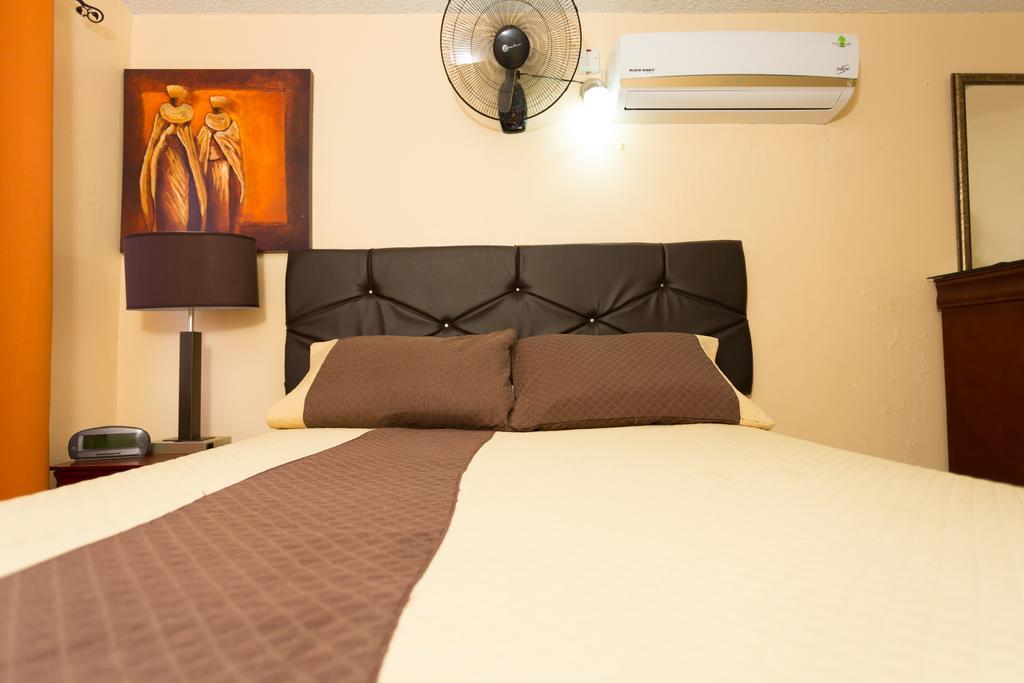 Cozy Accommodations Kingston Bagian luar foto