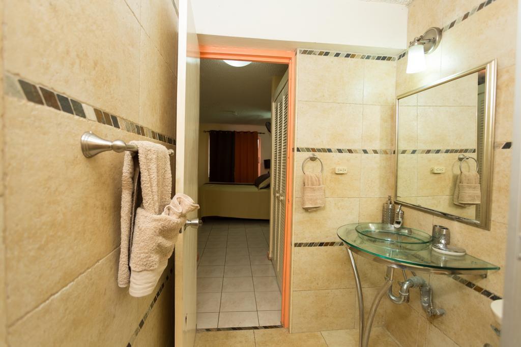 Cozy Accommodations Kingston Bagian luar foto
