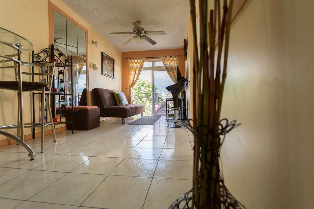 Cozy Accommodations Kingston Bagian luar foto