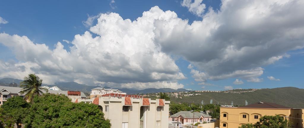Cozy Accommodations Kingston Bagian luar foto
